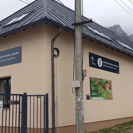 게스트하우스 Turisticka - Turistaszallo