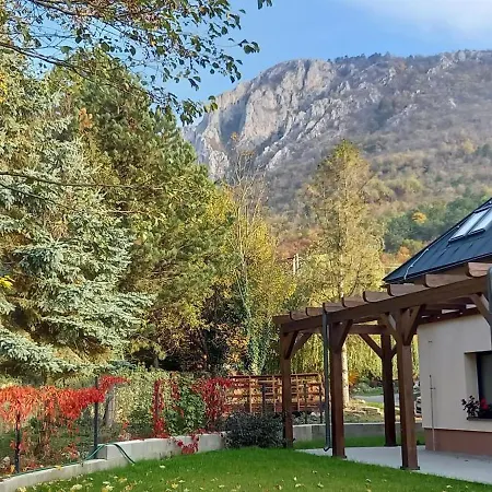 Guest house Turisticka - Turistaszallo