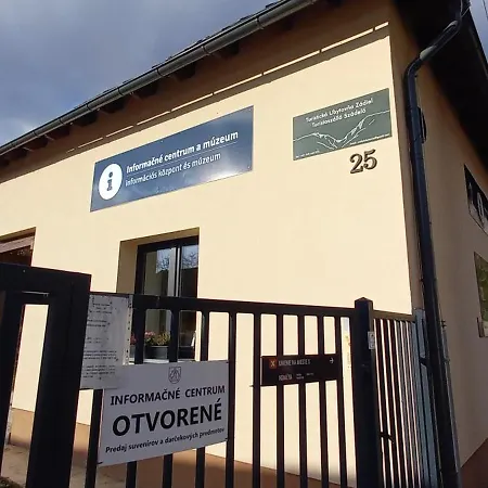 Turisticka - Turistaszallo * Zadiel