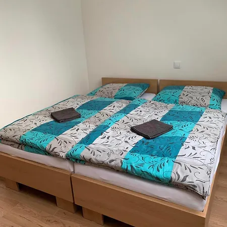 Turisticka - Turistaszallo * Zadiel