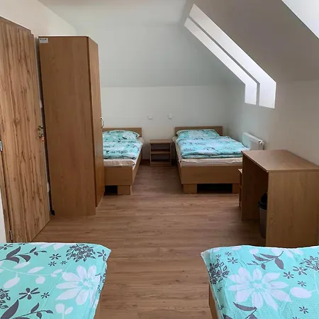 게스트하우스 Turisticka - Turistaszallo Zadiel